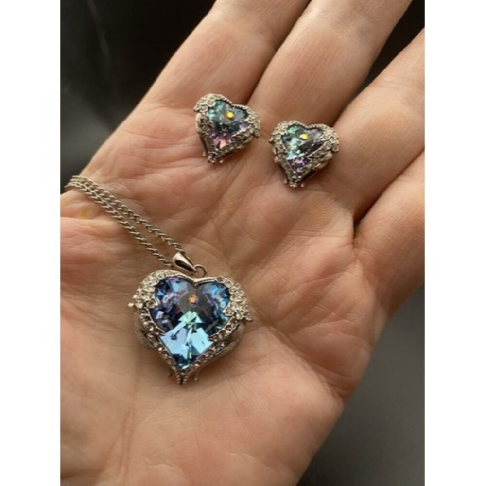 Angel Wing Pendant & Pierced Earring CZ Mystical Puffy Heart White Gold Finish - Picture 6 of 8